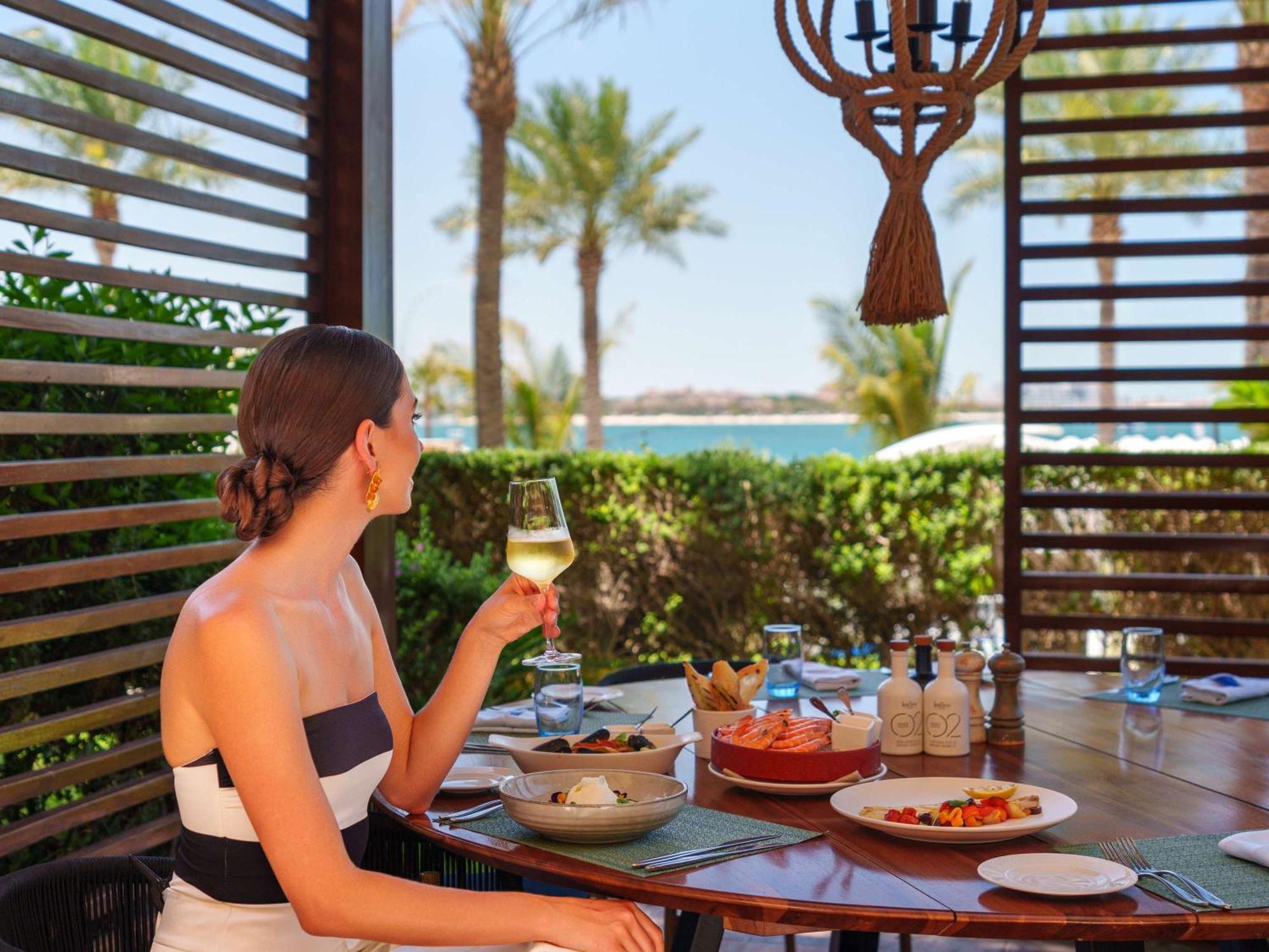 Fairmont The Palm Hotel Dubai Exterior photo